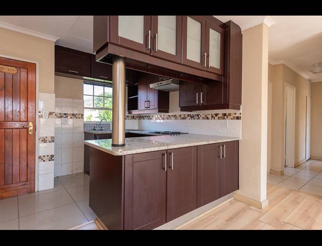 3 BEDROOM TOWNHOUSE FOR SALE IN MEYERSDAL